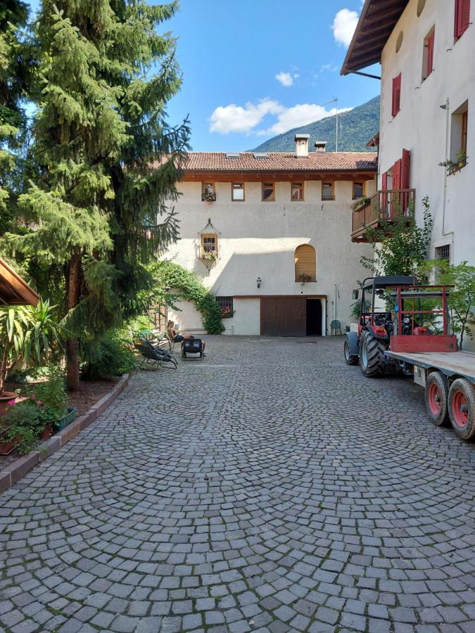 Ansitz Von Wohlgemuth Apartment Salorno Luaran gambar