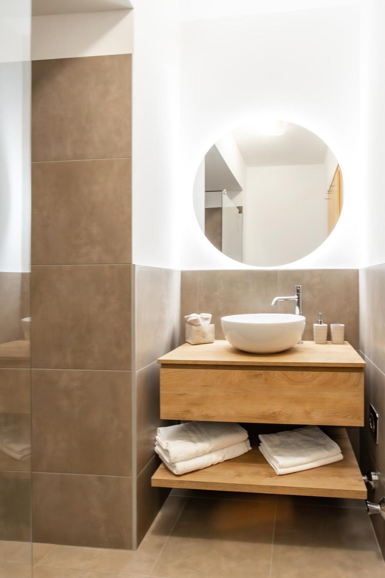 Ansitz Von Wohlgemuth Apartment Salorno Luaran gambar
