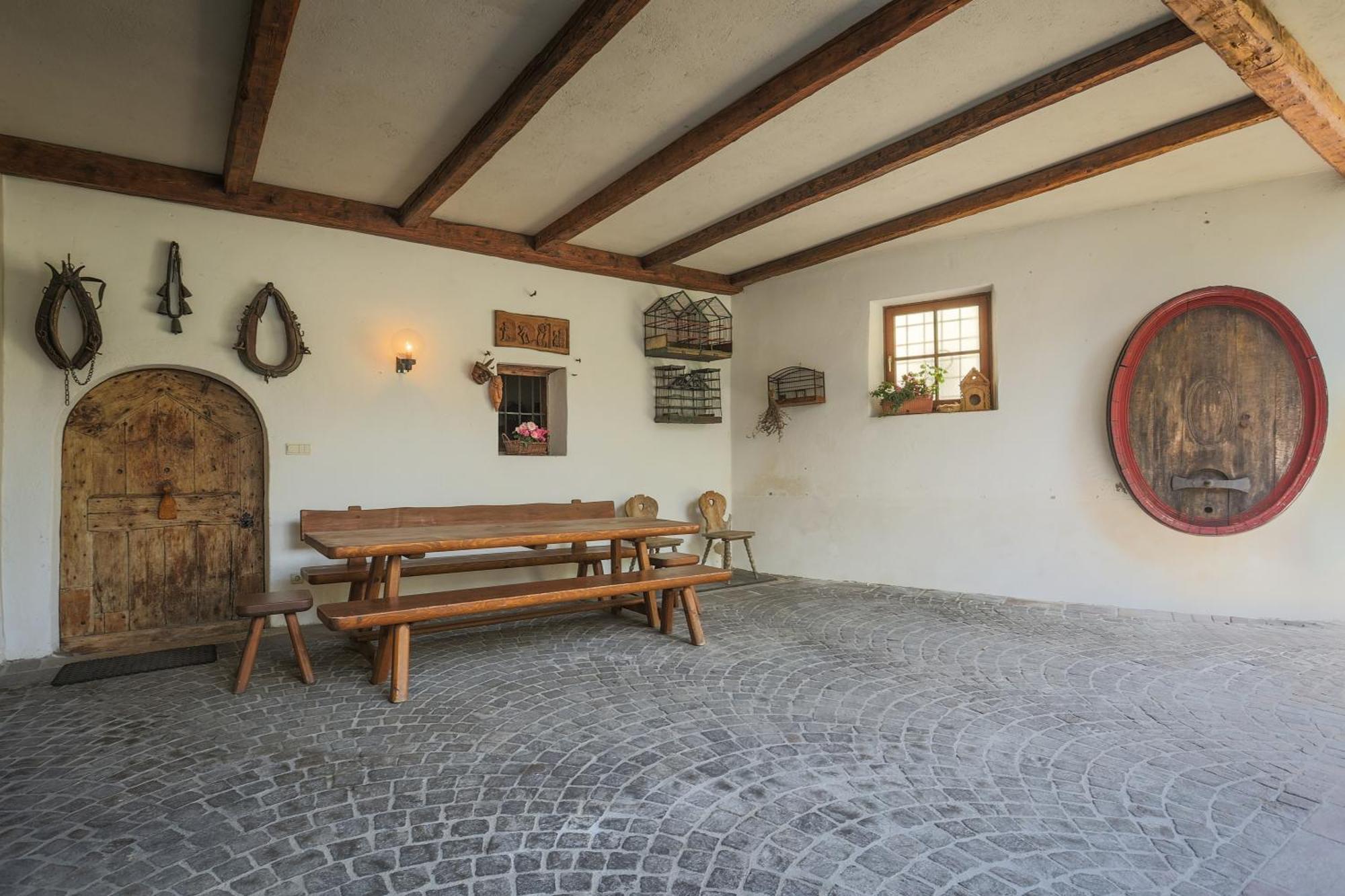 Ansitz Von Wohlgemuth Apartment Salorno Luaran gambar