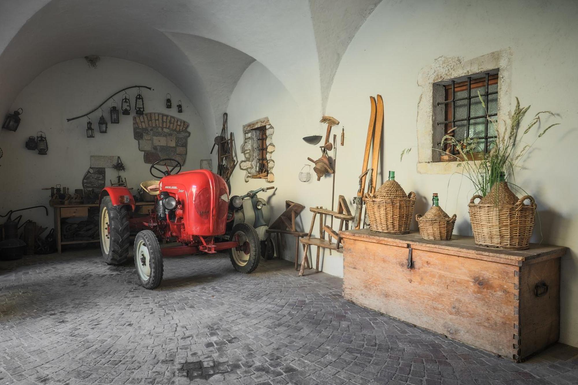 Ansitz Von Wohlgemuth Apartment Salorno Luaran gambar