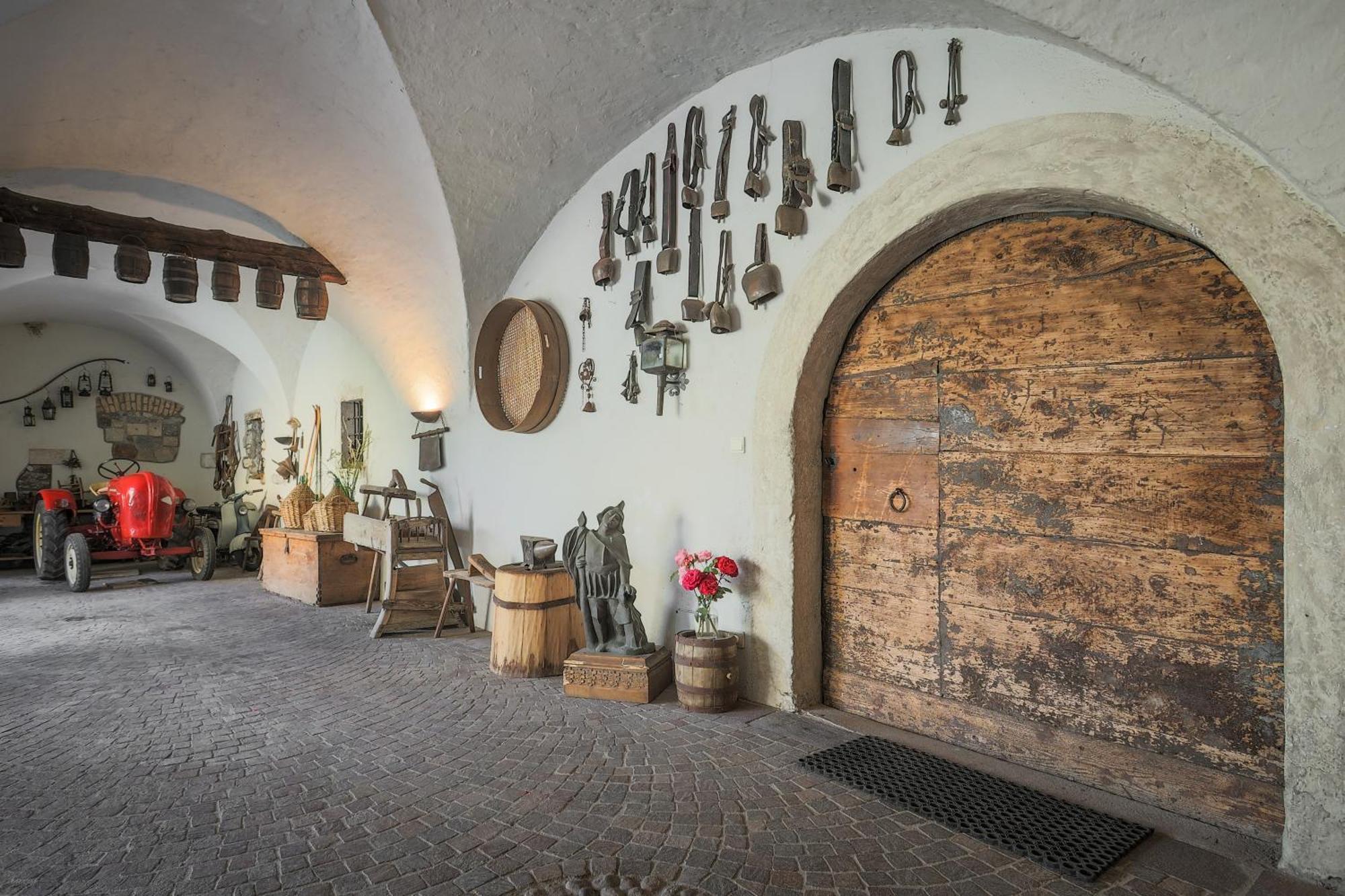 Ansitz Von Wohlgemuth Apartment Salorno Luaran gambar