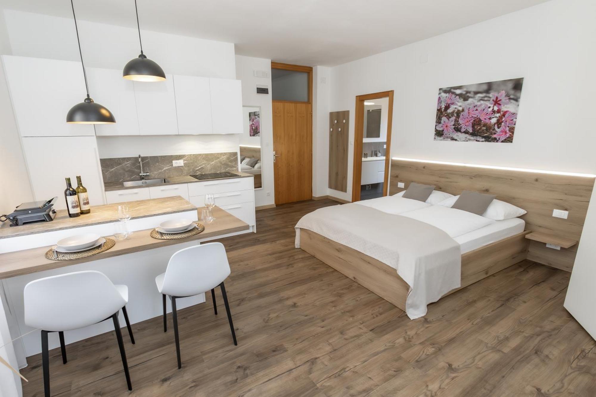 Ansitz Von Wohlgemuth Apartment Salorno Luaran gambar