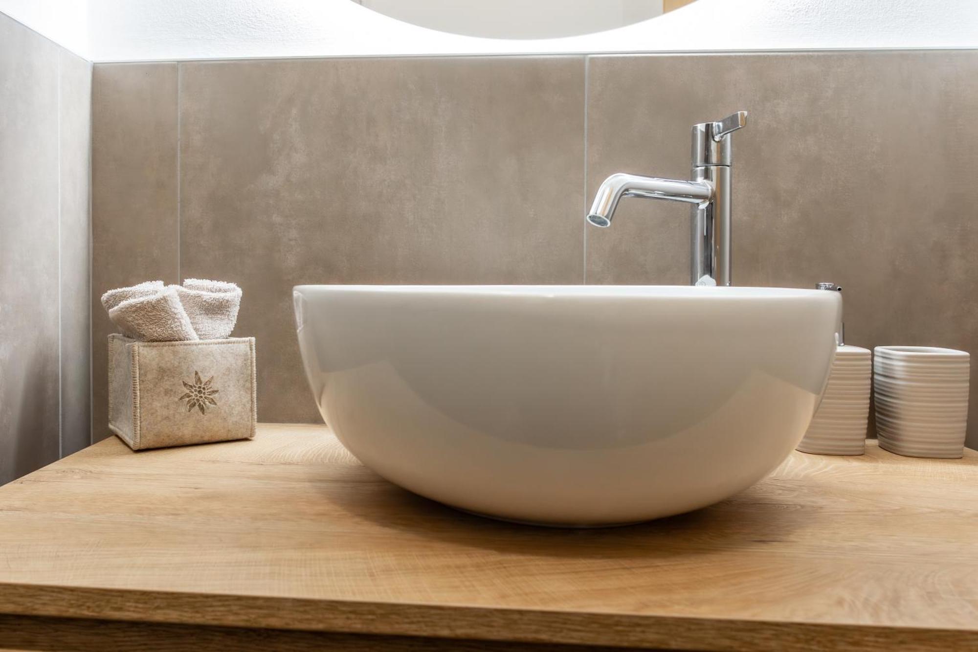 Ansitz Von Wohlgemuth Apartment Salorno Luaran gambar