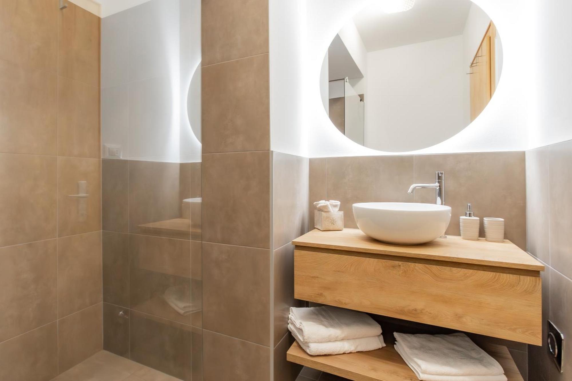 Ansitz Von Wohlgemuth Apartment Salorno Luaran gambar